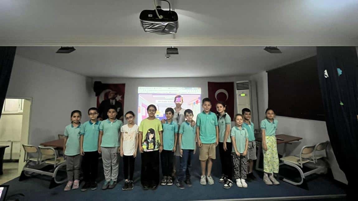 OKULUMUZ ÖĞRENCİLERİ ARASINDA İNGİLİZCE KELİME HAZİNESİNİ ZENGİNLEŞTİRMEYE YÖNELİK 2, 3 ve 4. SINIFLAR ARASI BİLGİ YARIŞMASI YAPTIK